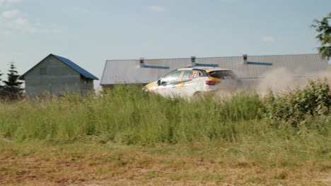 Rallye-Auto-Driftet-Auf-Dirt-Shot-In-Zeitlupe-120-Fps-4k-Auf-Canon-C70