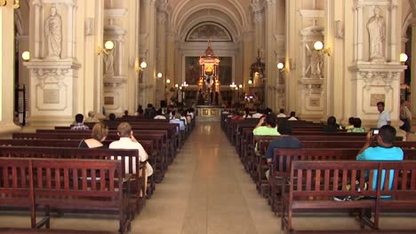 El-Interior-De-La-Catedral-De-La-Asunción-De-María-En-León,-Nicaragua