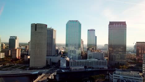 Aerial-Zoom-in-Tampa-Florida-Skyline