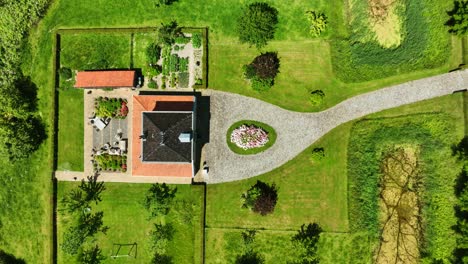 Restauriertes-Und-Renoviertes-Berühmtes-Landhaus-In-Seeeuws-Flandern,-Niederlande