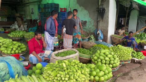 Gemüse-Einzelhandelsgeschäft-Auf-Dem-Lokalen-Bauernmarkt-In-Bangladesch