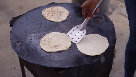 Comida-Callejera,-Nicaragua,-San-Juan-Sur,-Tortillas-De-Maiz,-Vendedor-Ambulante,-Buhonero,-Managua,-Cocinero-Ambulante
