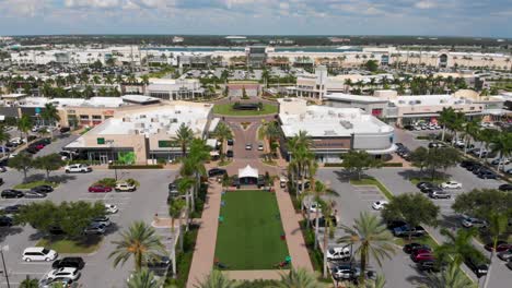 4K-Drone-Video-of-Lawn-at-The-Mall-at-University-Town-Center-in-Sarasota-County,-Florida