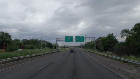 Pov:-Conduciendo-Por-La-Autopista-Americana-En-Chicago