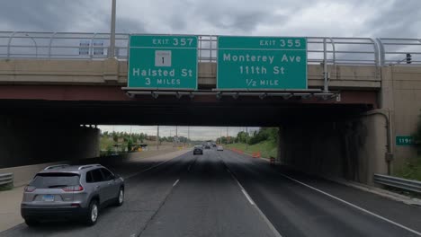 Pov-Rápido-Conduciendo-Un-Camión-En-La-Autopista-57-Norte-De-Chicago-A-Winsconsin