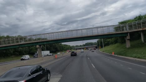 POV:-driving-on-the-highway-of-Chicago,-illinois,-in-a-turn-to-the-right-side