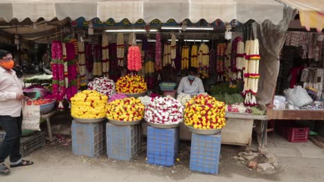 Menschen-Auf-Einem-Lokalen-Markt-In-Bangalore,-Indien