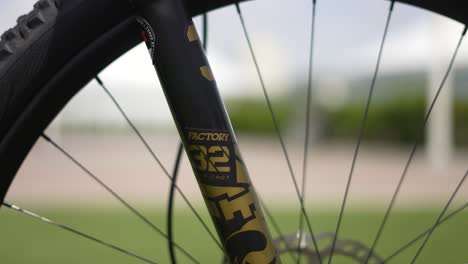 bicycle-part,-drive-chain,-rear-desailleur,-mtb,-mountain-bike,-mtb-front-suspension