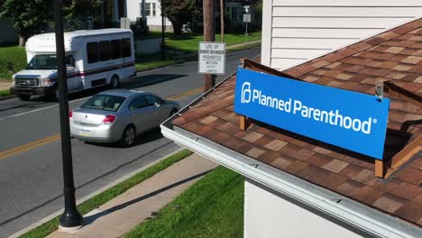 Sign-at-Planned-Parenthood-abortion-clinic
