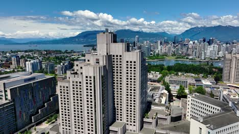 Edificio-Alto-Del-Departamento-De-Emergencias-Del-Hospital-General-De-Vancouver