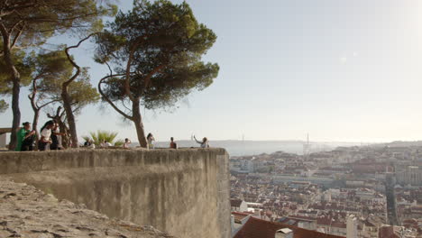 Blick-Auf-Die-Altstadt-Von-Lissabon-Von-Der-Burg-Von-Saint-George-Im-Aflama-bezirk