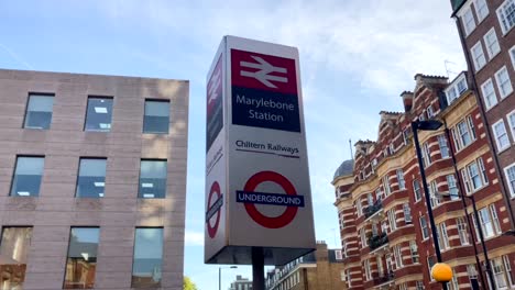 Marylebone-train-station-sign-in-London-for-Chiltern-railway-services