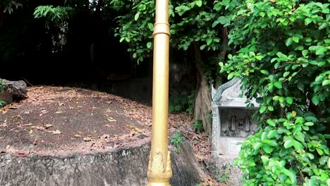 Gold-light-pole-in-temple