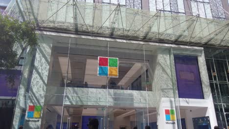 Microsoft-Flagship-Store-En-Pitt-Street-Mall-Shopping-Precinct-Sydney-En-Un-Día-Soleado
