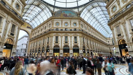 Timelapse-inside-Galleria-Vittorio-Emanuele-II-shopping-centre-in-Milan