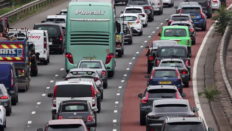 Heavy-morning-rush-hour-traffic-on-the-M4-motorway-heading-towards-the-city,-near-Junction