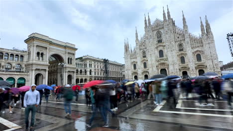 Timelapse-Piazza-Del-Duomo-En-Milán