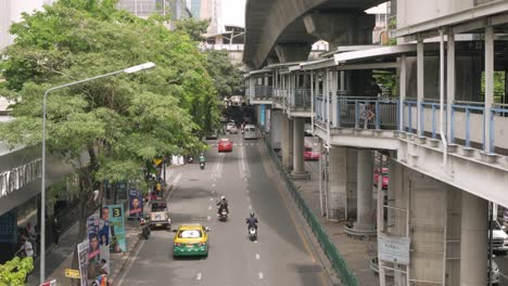 Blick-Auf-Das-Stadtgebiet-Von-Bangkok-Rund-Um-Die-Silom-sathorn-Road-Mit-Dem-Skyrise-gebäude