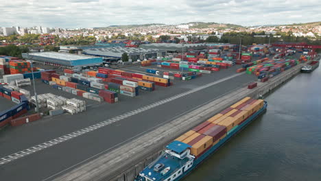 Containers-in-logistic-center-of-Paris-Terminal-SA,-Gennevilliers-in-France