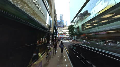 Hiperlapso-Diurno-Caminando-Por-Sogo-Hasta-Time-Square-De-Causewaybay,-Hong-Kong
