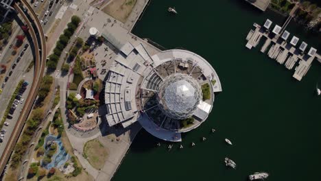 Luftaufnahme-über-Der-Wissenschaftswelt-Im-Sonnigen-Vancouver,-Kanada---Von-Oben-Nach-Unten,-Drohnenaufnahme