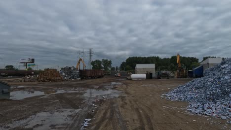 Truck-POV:-standing-still-and-waiting-on-a-construction-area-in-Indiana,-USA