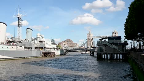 HMS-Belfast-and-Tower-Bridge,-London,-United-Kingdom