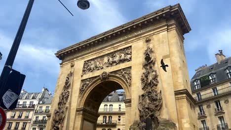 Porte-Saint-Denis-Seen-From-The-Boulevard-de-Bonne-Nouvelle-In-Paris,-France
