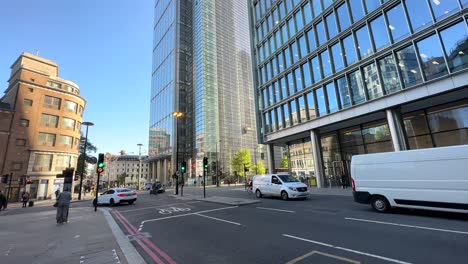 Bishopsgate-street-City-of-London-with-tall-skyscraper-and-daily-life