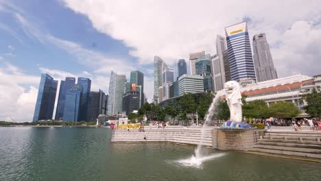 Magnificent-panoramic-image-of-the-Melion-park-icon-of-Singapore