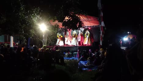 Blora-typical-barongan-show-at-night