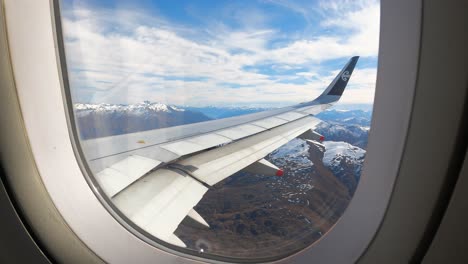 Avión-En-Vuelo-Sobre-Las-Montañas-De-Nueva-Zelanda