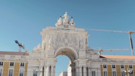 Rua-Augusta-Arch-spectacular-view-seen-from-commerce-plaza