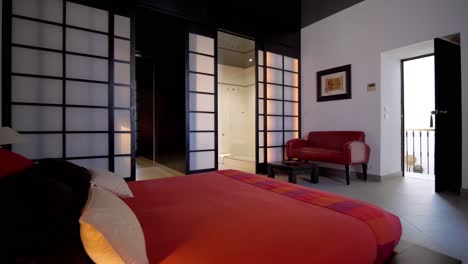 Schlafzimmer-Mit-Bad-Und-Wunderschönen-Shoji-Schiebetüren-Im-Japanischen-Stil