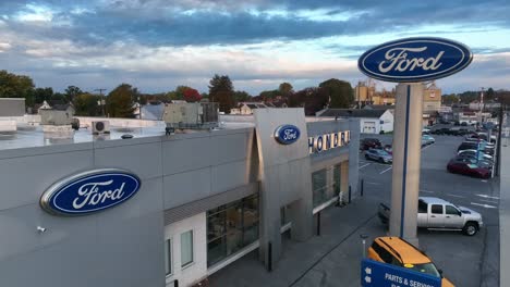 Ford-dealership-in-USA