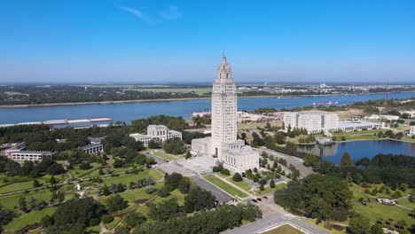 Capitol-Building-in-Downtown-Baton-Rouge,-Louisiana-Aerial-Tracking-Left