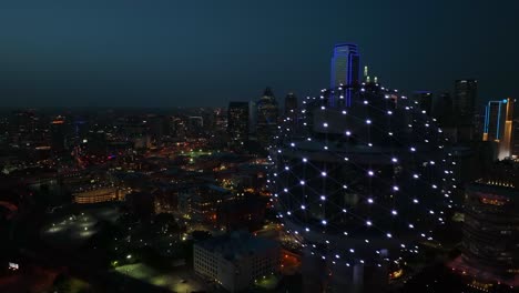 Evening-aerial-of-Dallas-Texas-skyline-and-Reunion-Tower