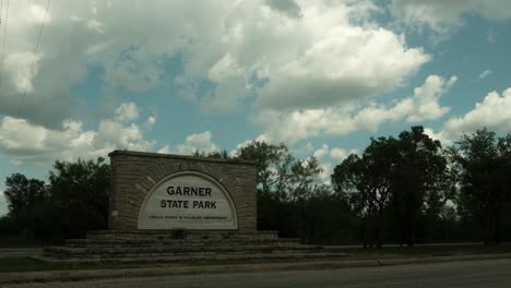 Cloud-Time-lapse-of-the-entrance-to-Garner-State-Park-in-Concan,-Texas