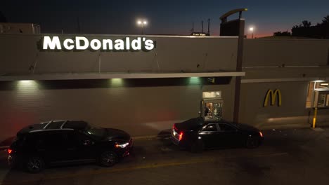 McDonalds-Fahren-Nachts-Durch