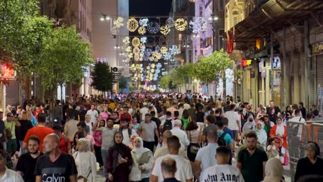 Istanbul-Turkey,-09,-July-2022:-On-Istiklal-Street,-one-of-the-busiest-streets-of-Istanbul,-crowded-people-gather-for-shopping-and-sightseeing