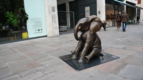 Watch-this-space-for-the-elephants-in-the-Spitafields-Market,-London,-United-Kingdom