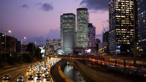 Peak-evening-traffic-hour-at-Ayalon-highway-Tel-Aviv