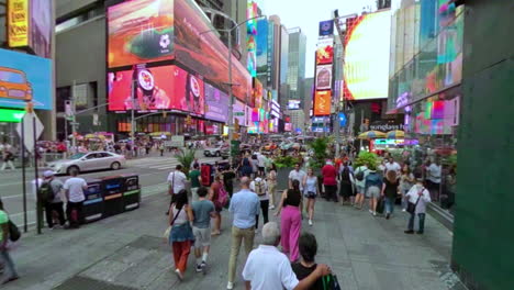 Approaching-the-Times-Square-through-the-crowded-streets-of-Manhattan