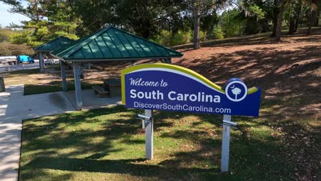 Willkommen-In-South-Carolina-Schild-An-Der-Autobahnraststätte