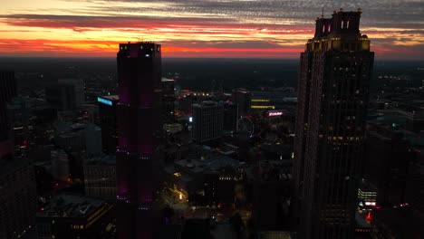 Atlanta-Georgia-Skyline-Während-Des-Dramatischen-Sonnenuntergangs