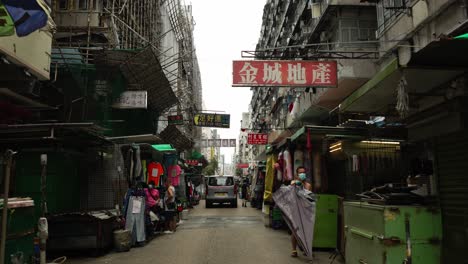 El-Ambiente-De-Una-Calle-De-Mercado-Y-Una-Fila-De-Puestos-En-Hong-Kong