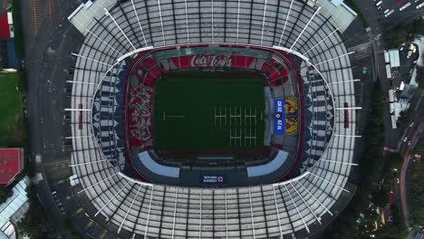 Luftaufnahme-über-Dem-Estadio-Azteca-Stadion-In-Mexiko-Stadt---Aufsteigend,-Von-Oben-Nach-Unten,-Drohnenaufnahme