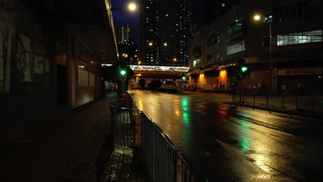 El-Ambiente-De-La-Noche-En-Una-De-Las-Calles-De-La-Ciudad-De-Hong-Kong