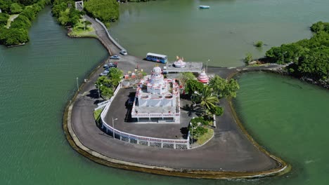 Haus-Allein,-Auf-Der-Insel-Mauritius,-Luftdrohne-über-Architektur-Rund-Um-Den-Indischen-Ozean,-Herauszoomen
