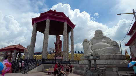 Panning-left-large-statue-buddha-and-Ksitigarbha-Bodhisattva